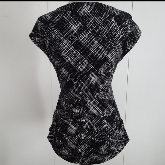 NWT Vince Camuto Women's Sleeveless Top size XS - Picture 2 of 10